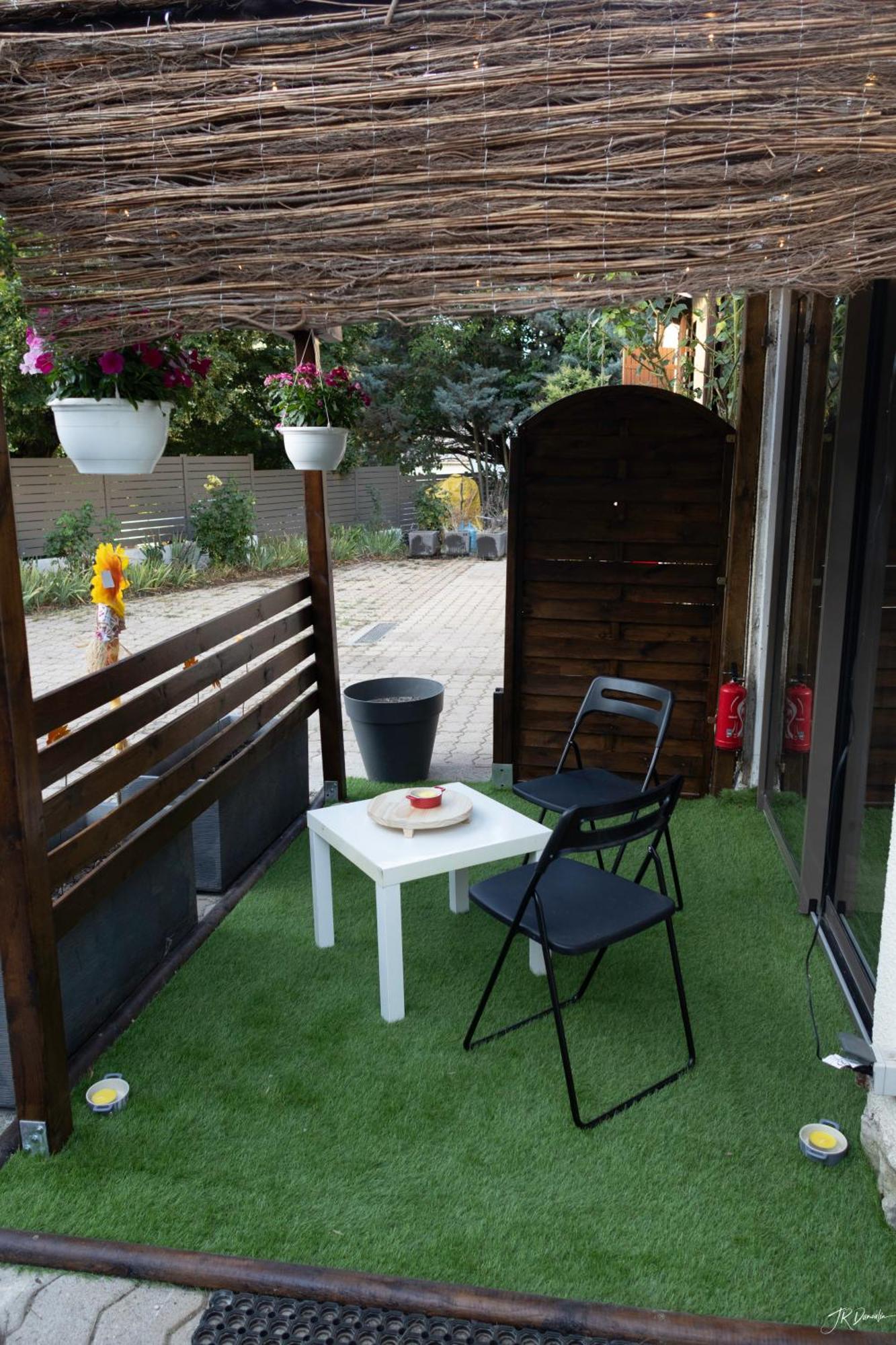 Studio Dans Le Luberon Céreste 外观 照片