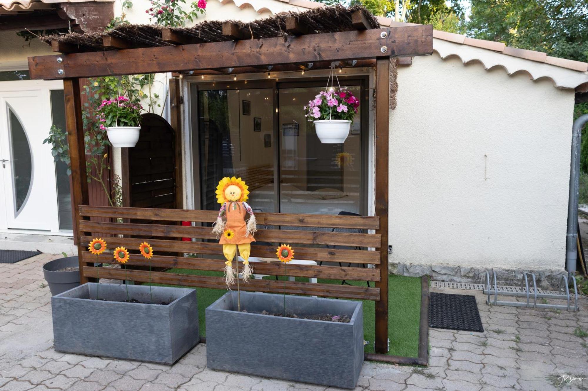 Studio Dans Le Luberon Céreste 外观 照片