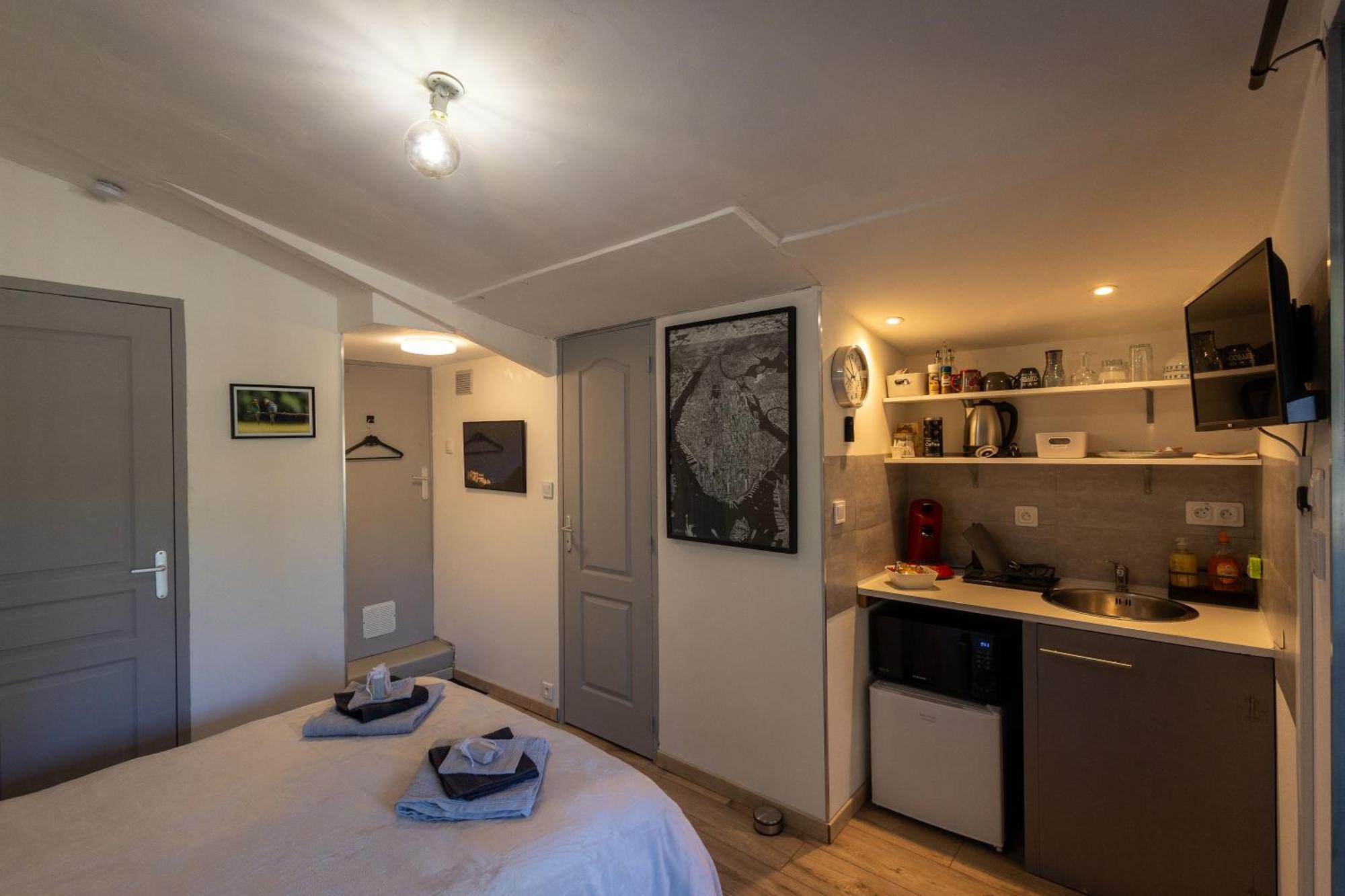 Studio Dans Le Luberon Céreste 外观 照片