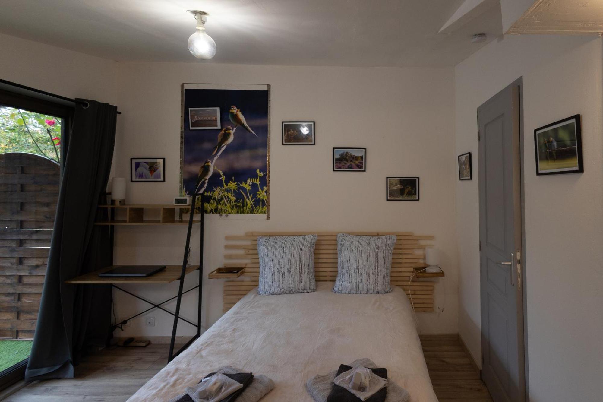 Studio Dans Le Luberon Céreste 外观 照片